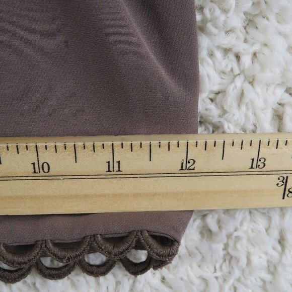 Banana Republic* Women's Pleated Side Zipper Closure Multipocketed Shorts~Size 2 - Picture 7 of 10